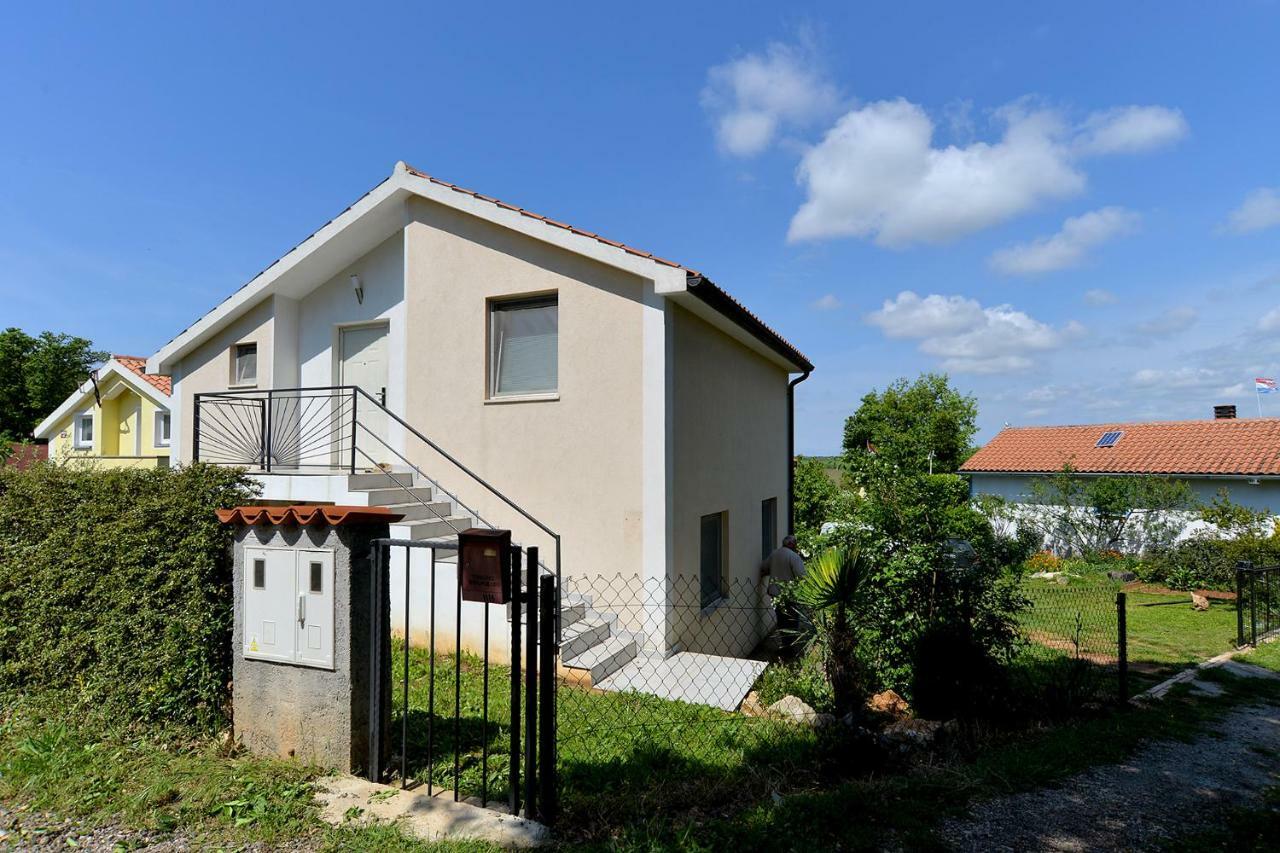 Apartment Mladen 1860 Medulin Exterior foto